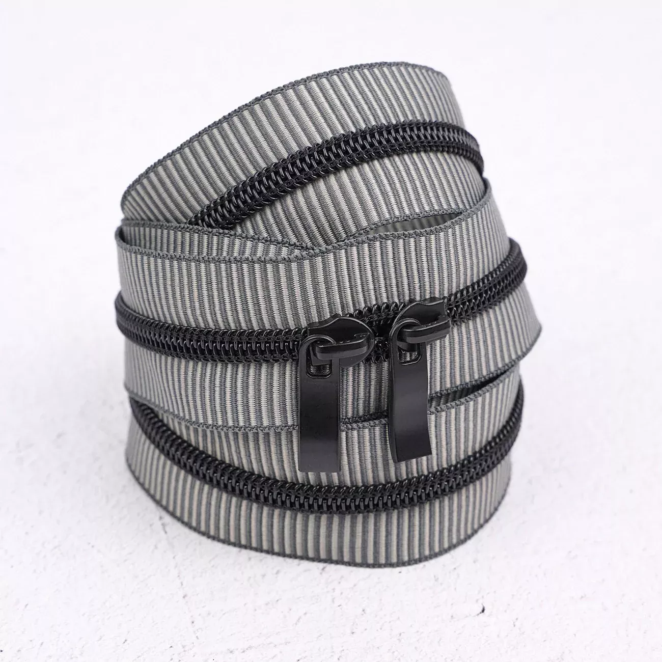 40in Handbag Zipper Zebra