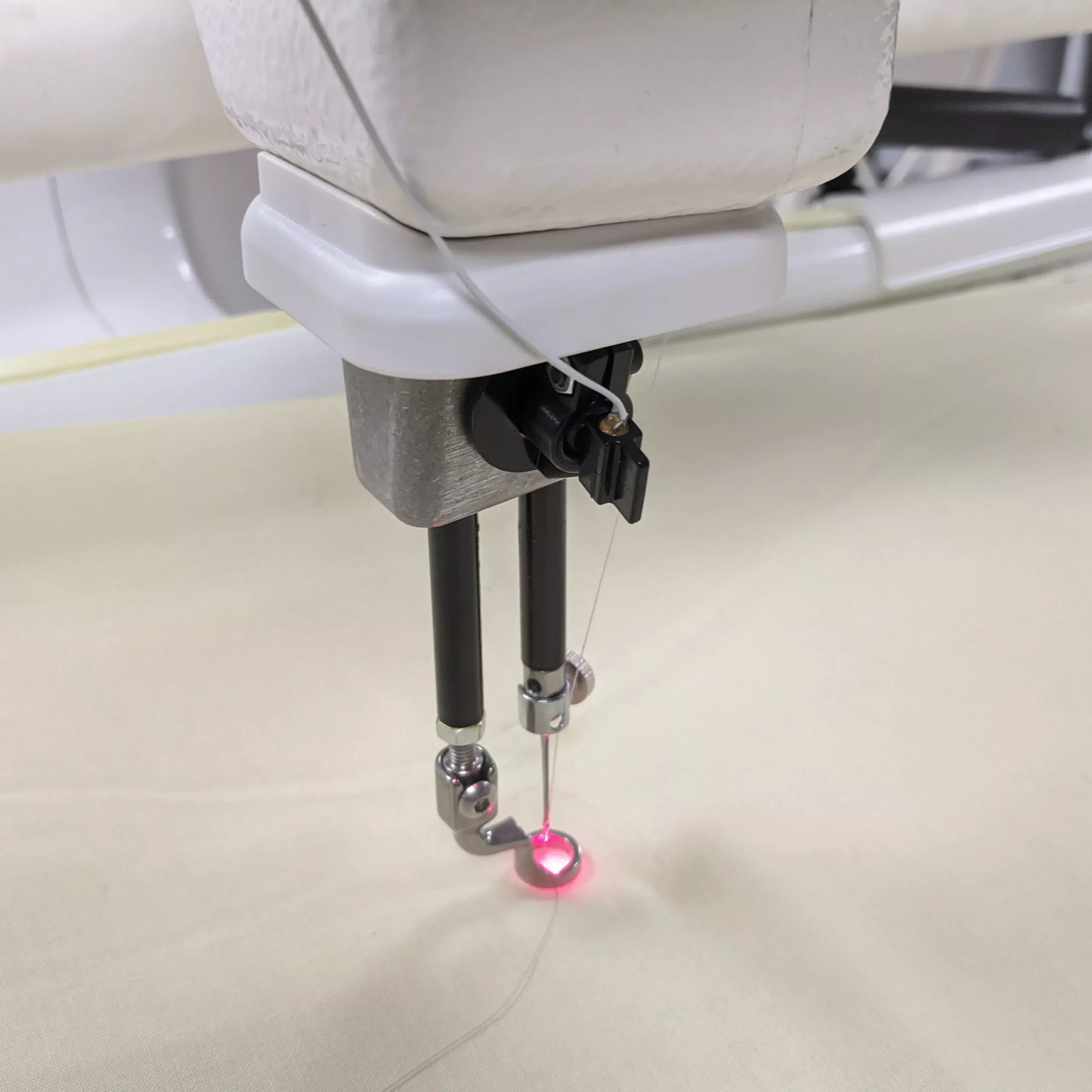 HANDI QUILTER - HQ PINPONT NEEDLE LASER