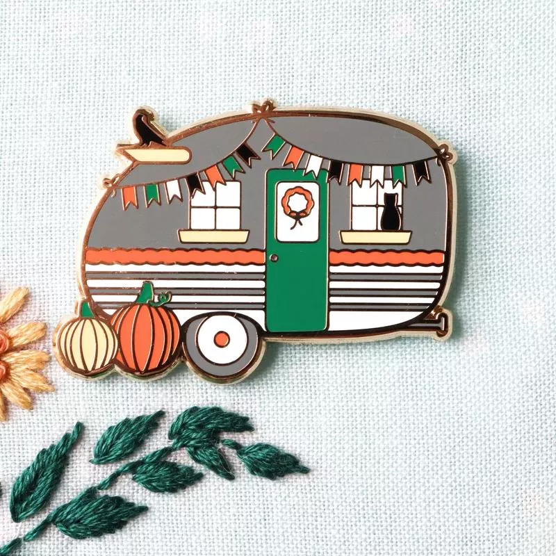 Haunted Camper Magnetic Needle Minder