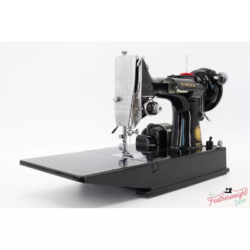 Singer Featherweight 221 Sewing Machine, AM172***