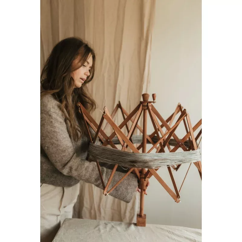 Yarn swift